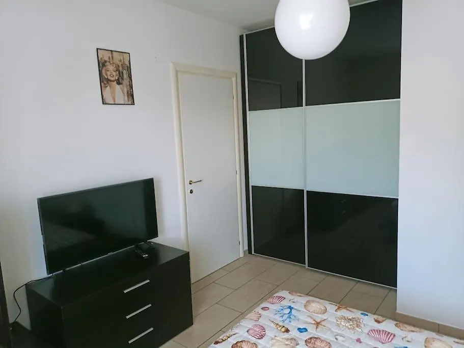 Les Demoiselles D'Avignon Apartment Casarza Ligure